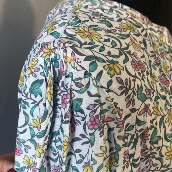 Artisanony Blouse Flowers Butterflies Lightweight Summer Split Neck Top Sz L - Picture 4 of 8